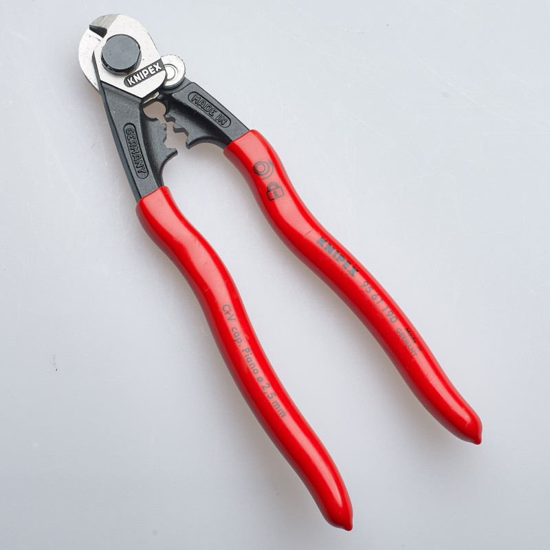 Knipt alle draadkabels, ook kabels met de hoogste hardheid keurig glad af zonder te splijten