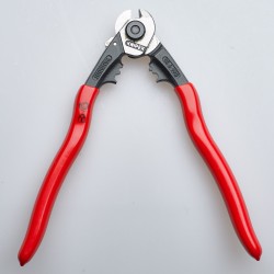 Knipt alle draadkabels, ook kabels met de hoogste hardheid keurig glad af zonder te splijten