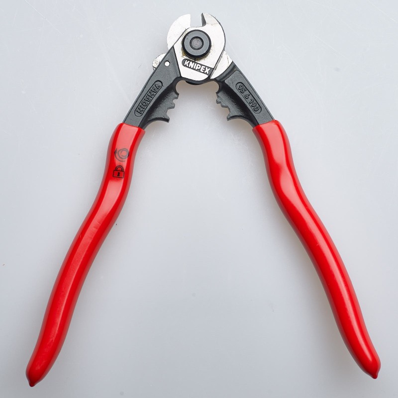 Knipt alle draadkabels, ook kabels met de hoogste hardheid keurig glad af zonder te splijten