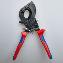 Voor het knippen van Cu- en Al- kabels, enkel- en meerdradig