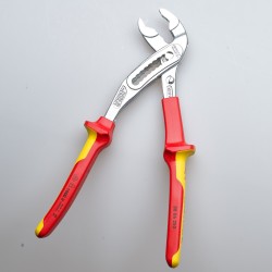 Knipex-Tangen.nl | Alligator® Waterpomptang 88 06 250 VDE KNIPEX | ...