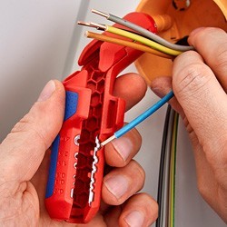 Knipex-Tangen.nl | ErgoStrip® Links-handig 16 95 02 KNIPEX | 16 95 02