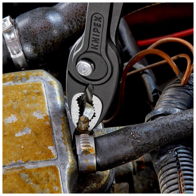 Unieke combinatie: voorgrijp- en zijgrijpfunctie, doorgestoken scharnier, drukknopverstelling