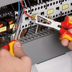 Knipex-Tangen.nl | Striptang 11 06 160 T VDE KNIPEX met bevestiging...