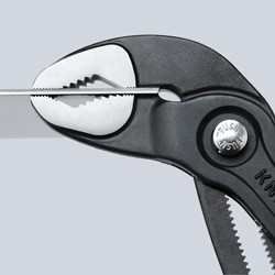 KNIPEX Cobra®Waterpomptang plus sleuteltang in set KNIPEX Cobra®Waterpomptang plus sleuteltang in set